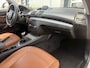 BMW 1-Serie 118i Business Line 143pk | Airco automatisch | Cruise control | Lederen bekleding | Lichtmetalen velgen 16" | Multimedia systeem | Navigatiesysteem | Radio cd speler | Rijdt perfect!