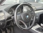 BMW 1-Serie 118i Business Line 143pk | Airco automatisch | Cruise control | Lederen bekleding | Lichtmetalen velgen 16" | Multimedia systeem | Navigatiesysteem | Radio cd speler | Rijdt perfect!