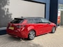 Toyota Corolla Touring Sports 1.8 Hybrid Dynamic | Hybride Automaat | Electrische Achterklep | Stoel & Stuurverwarming | LED Verlichting | Navigatie via telefoon | Draadloze telefoonlader | Climate Control | Cruise Control | Lichtmetalen velgen |
