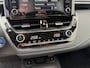 Toyota Corolla Touring Sports 1.8 Hybrid Dynamic | Hybride Automaat | Electrische Achterklep | Stoel & Stuurverwarming | LED Verlichting | Navigatie via telefoon | Draadloze telefoonlader | Climate Control | Cruise Control | Lichtmetalen velgen |