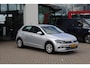Volkswagen Polo 1.0 TSI Comfortline 95PK / 70kW, 2e eigenaar nieuw door ons geleverd & onderhouden, elektrisch verstel-, verwarm- en inklapbare buitenspiegels (spiegel-pakket), digital cockpit pro, parkeersensoren voor en achter (PDC), Executive pakket (navigatie, Apple Carplay & Android Auto, DAB+, alarm klasse 3), adaptieve cruise control (ACC), airco, multifunctioneel lederen stuurwiel etc.