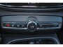 Volvo EX40 Single Motor Extended Range Plus Black Ed. 82 kWh - IntelliSafe Assist & Surround - 360º Camera - Harman/Kardon audio - Verwarmde voorstoelen, stuur & achterbank - Parkeersensoren voor & achter - Elektr. bedienb. voorstoelen met geheugen links - Draadloze tel. lader - Warmtepomp - 20' LMV