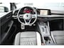Volkswagen Golf 1.4 GTE 245 PK / PANO / LEDER / MEMORY / CAMERA / STOELVENTILATIE / SFEERVERLICHTING / BLIND SPOT / 18"