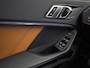 BMW 1-Serie 118i M Sport Automaat (PANORAMADAK, M PAKKET, DEALER ONDERHOUDEN, STUUR/STOELVERWARMING, CAMERA, BRUIN LEDER, SPOILER, BLACK PACK, SFEERVERLICHTING, NIEUWSTAAT)