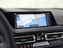 BMW 1-Serie 118i M Sport Automaat (PANORAMADAK, M PAKKET, DEALER ONDERHOUDEN, STUUR/STOELVERWARMING, CAMERA, BRUIN LEDER, SPOILER, BLACK PACK, SFEERVERLICHTING, NIEUWSTAAT)