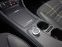 Mercedes-Benz A-klasse 180 AMG Sport Automaat (NAVIGATIE, LEDER, STOELVERWARMING, SPORTSTOELEN, ZWART HEMEL, PARKEERSENSOREN, TREKHAAK, CRUISE, NIEUWSTAAT)