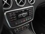 Mercedes-Benz A-klasse 180 AMG Sport Automaat (NAVIGATIE, LEDER, STOELVERWARMING, SPORTSTOELEN, ZWART HEMEL, PARKEERSENSOREN, TREKHAAK, CRUISE, NIEUWSTAAT)