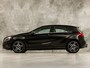 Mercedes-Benz A-klasse 180 AMG Sport Automaat (NAVIGATIE, LEDER, STOELVERWARMING, SPORTSTOELEN, ZWART HEMEL, PARKEERSENSOREN, TREKHAAK, CRUISE, NIEUWSTAAT)