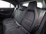 Mercedes-Benz A-klasse 180 AMG Sport Automaat (NAVIGATIE, LEDER, STOELVERWARMING, SPORTSTOELEN, ZWART HEMEL, PARKEERSENSOREN, TREKHAAK, CRUISE, NIEUWSTAAT)