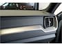 Volvo XC60 2.0 T6 AWD 247kW/336pk Aut8 MJ2027, NIEUW €83.347! Plug-in Ultra Black Ed. LUCHTVERING + HARMAN/KARDON + PANORAMADAK + EL.TREKHAAK + HEAD-UP + PILOT ASSIST + STOELVERWARMING V&A + STUURVERWARMING + 360 CAMERA + 21" LM-VELGEN!!