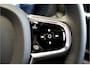 Volvo XC60 2.0 T6 AWD 247kW/336pk Aut8 MJ2027, NIEUW €83.347! Plug-in Ultra Black Ed. LUCHTVERING + HARMAN/KARDON + PANORAMADAK + EL.TREKHAAK + HEAD-UP + PILOT ASSIST + STOELVERWARMING V&A + STUURVERWARMING + 360 CAMERA + 21" LM-VELGEN!!