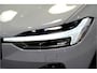 Volvo XC60 2.0 T6 AWD 247kW/336pk Aut8 MJ2027, NIEUW €83.347! Plug-in Ultra Black Ed. LUCHTVERING + HARMAN/KARDON + PANORAMADAK + EL.TREKHAAK + HEAD-UP + PILOT ASSIST + STOELVERWARMING V&A + STUURVERWARMING + 360 CAMERA + 21" LM-VELGEN!!