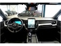 Volvo XC60 2.0 T6 AWD 247kW/336pk Aut8 MJ2027, NIEUW €83.347! Plug-in Ultra Black Ed. LUCHTVERING + HARMAN/KARDON + PANORAMADAK + EL.TREKHAAK + HEAD-UP + PILOT ASSIST + STOELVERWARMING V&A + STUURVERWARMING + 360 CAMERA + 21" LM-VELGEN!!