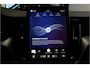 Volvo XC60 2.0 T6 AWD 247kW/336pk Aut8 MJ2027, NIEUW €83.347! Plug-in Ultra Black Ed. LUCHTVERING + HARMAN/KARDON + PANORAMADAK + EL.TREKHAAK + HEAD-UP + PILOT ASSIST + STOELVERWARMING V&A + STUURVERWARMING + 360 CAMERA + 21" LM-VELGEN!!