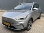 MG MG ZS EV Standard Range Luxury 50 kWh Automaat / Schuif/Kanteldak / Trekhaak / Cruise Control Adaptief / Leder / Stoelverwarming / Camera / BSW