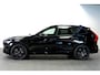 Volvo XC60 2.0 T6 AWD 247kW/336pk Aut8 MJ2027, NIEUW €82.042! Plug-in Ultra Black Ed. LUCHTVERING + HARMAN/KARDON + PANORAMADAK + EL.TREKHAAK + HEAD-UP + PILOT ASSIST + STOELVERWARMING V&A + STUURVERWARMING + 360 CAMERA + 21" LM-VELGEN!!