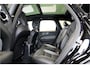 Volvo XC60 2.0 T6 AWD 247kW/336pk Aut8 MJ2027, NIEUW €82.042! Plug-in Ultra Black Ed. LUCHTVERING + HARMAN/KARDON + PANORAMADAK + EL.TREKHAAK + HEAD-UP + PILOT ASSIST + STOELVERWARMING V&A + STUURVERWARMING + 360 CAMERA + 21" LM-VELGEN!!