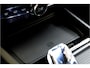 Volvo XC60 2.0 T6 AWD 247kW/336pk Aut8 MJ2027, NIEUW €82.042! Plug-in Ultra Black Ed. LUCHTVERING + HARMAN/KARDON + PANORAMADAK + EL.TREKHAAK + HEAD-UP + PILOT ASSIST + STOELVERWARMING V&A + STUURVERWARMING + 360 CAMERA + 21" LM-VELGEN!!