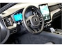 Volvo XC60 2.0 T6 AWD 247kW/336pk Aut8 MJ2027, NIEUW €82.042! Plug-in Ultra Black Ed. LUCHTVERING + HARMAN/KARDON + PANORAMADAK + EL.TREKHAAK + HEAD-UP + PILOT ASSIST + STOELVERWARMING V&A + STUURVERWARMING + 360 CAMERA + 21" LM-VELGEN!!