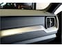 Volvo XC60 2.0 T6 AWD 247kW/336pk Aut8 MJ2027, NIEUW €82.042! Plug-in Ultra Black Ed. LUCHTVERING + HARMAN/KARDON + PANORAMADAK + EL.TREKHAAK + HEAD-UP + PILOT ASSIST + STOELVERWARMING V&A + STUURVERWARMING + 360 CAMERA + 21" LM-VELGEN!!