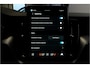 Volvo XC60 2.0 T6 AWD 247kW/336pk Aut8 MJ2027, NIEUW €82.042! Plug-in Ultra Black Ed. LUCHTVERING + HARMAN/KARDON + PANORAMADAK + EL.TREKHAAK + HEAD-UP + PILOT ASSIST + STOELVERWARMING V&A + STUURVERWARMING + 360 CAMERA + 21" LM-VELGEN!!