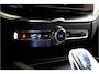 Volvo XC60 2.0 T6 AWD 247kW/336pk Aut8 MJ2027, NIEUW €82.042! Plug-in Ultra Black Ed. LUCHTVERING + HARMAN/KARDON + PANORAMADAK + EL.TREKHAAK + HEAD-UP + PILOT ASSIST + STOELVERWARMING V&A + STUURVERWARMING + 360 CAMERA + 21" LM-VELGEN!!