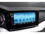 Skoda Octavia Combi 1.0 TSI 110pk Business Edition Plus Camera Stoelverwarming ACC Getint Glas 18-inch Sfeerverlichting