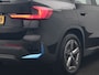 BMW iX1 xDrive30 67 kWh 313pk Dealer O.H. | Trekhaak Af Fabriek | Camera | Adaptief M Onderstel | Voorstoelen Verwarmd | Blis | Keyless | Apple Carplay | Adaptive LED | Sfeerverlichting | Widescreen Navi | DAB |