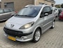 Peugeot 1007 1.6-16V Automaat schakelt soepel ! Nieuwe apk
