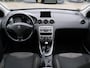 Peugeot 308 SW 1.6 VTi X-Line NAP 3e eigenaar APK Pano Cruise Airco Trekhaak PDC Navi LET OP!! schade linksachter