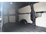 Ford E-Transit Custom 340 L2H1 Sport 71 kWh 218pk - 2x Schuif - ACC - B&O - Navi - Stoel/Stuurverwarming - 360 Camera - Trekhaak - Rijklaar
