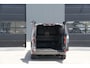 Ford E-Transit Custom 340 L2H1 Sport 71 kWh 218pk - 2x Schuif - ACC - B&O - Navi - Stoel/Stuurverwarming - 360 Camera - Trekhaak - Rijklaar