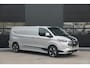Ford E-Transit Custom 340 L2H1 Sport 71 kWh 218pk - 2x Schuif - ACC - B&O - Navi - Stoel/Stuurverwarming - 360 Camera - Trekhaak - Rijklaar