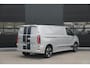 Ford E-Transit Custom 340 L2H1 Sport 71 kWh 218pk - 2x Schuif - ACC - B&O - Navi - Stoel/Stuurverwarming - 360 Camera - Trekhaak - Rijklaar