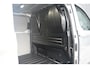 Ford E-Transit Custom 340 L2H1 Sport 71 kWh 218pk - 2x Schuif - ACC - B&O - Navi - Stoel/Stuurverwarming - 360 Camera - Trekhaak - Rijklaar