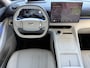 Geely E5 Max+ 68 kWh | 475KM Bereik Speciaal Wit Leer Topuitvoering | Panoramadak | Elektr. Achterklep | 360° Camera | 8 Jaar Garantie Geely Wijchen