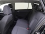 Volkswagen Golf Variant Life Edition | 'App-Connect' draadloze smartphone integratie | Achterbank in ongelijke delen neerklapbaar incl. middenarmsteun en doorlaadmogelijkheid | Afstandscontrolesysteem (Front Assist)