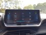 Peugeot e-2008 EV 50kWh 136pk Allure Pack Apple Carplay &Android Auto | NAVI | Achteruitrijcamera | KEYLESS | Cruise & Climate control | Parkeersensoren | LMV 17inch