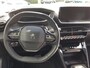 Peugeot e-2008 EV 50kWh 136pk Allure Pack Apple Carplay &Android Auto | NAVI | Achteruitrijcamera | KEYLESS | Cruise & Climate control | Parkeersensoren | LMV 17inch