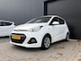 Hyundai i10 1.0i i-Motion Comfort | Climate control | Cruise control | Elektrische ramen | All season banden | NAP | | APK t/m 06-2027!!
