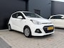 Hyundai i10 1.0i i-Motion Comfort | Climate control | Cruise control | Elektrische ramen | All season banden | NAP | | APK t/m 06-2027!!