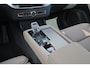 Volvo XC90 T8 Recharge AWD Ultra Dark Exec. Ed. - Luchtvering - Panorama/schuifdak - IntelliSafe Assist & Surround - 360º Camera - Bowers & Wilkins audio - Adaptieve LED koplampen - Verwarmde voorstoelen, stuur & achterbank - Parkeersensoren voor & achter - Elektr. bedienb. voorstoelen met geheugen - Head up display - Draadloze tel. lader - Extra getint glas - 22' LMV