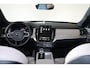 Volvo XC90 T8 Recharge AWD Ultra Dark Exec. Ed. - Luchtvering - Panorama/schuifdak - IntelliSafe Assist & Surround - 360º Camera - Bowers & Wilkins audio - Adaptieve LED koplampen - Verwarmde voorstoelen, stuur & achterbank - Parkeersensoren voor & achter - Elektr. bedienb. voorstoelen met geheugen - Head up display - Draadloze tel. lader - Extra getint glas - 22' LMV