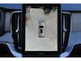 Volvo XC90 T8 Recharge AWD Ultra Dark Exec. Ed. - Luchtvering - Panorama/schuifdak - IntelliSafe Assist & Surround - 360º Camera - Bowers & Wilkins audio - Adaptieve LED koplampen - Verwarmde voorstoelen, stuur & achterbank - Parkeersensoren voor & achter - Elektr. bedienb. voorstoelen met geheugen - Head up display - Draadloze tel. lader - Extra getint glas - 22' LMV