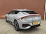 Kia EV6 GT-Line 84kWh 228pk | €3.795 VOORRAADVOORDEEL | DIRECT LEVERBAAR | SCHUIF/KANTELDAK | HEAD-UP DISPLAY | MERIDIAN® PREMIUM AUDIO  | 20" LM-VELGEN (GT-LINE) | 360° CAMERA |