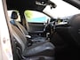Volkswagen T-Roc 1.5 TSI R-Line 150 PK Black Line Facelift| Adaptive Cruise | Alcantara | Matrix Led | Digitaal Dash | Carplay | Stoelverwarming | Stuurwielverwarming | Stoelmassage | Draadloos opladen | Camera | Ambient - Sfeerverlichting | Dodehoek