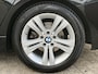 BMW 3-Serie Touring 318i High Executive 136pk | Bluetooth | Cruise control | Elektrisch bedienbare achterklep | LED koplampen | Parkeersensor voor en achter | Rondomzicht camera | Voorstoelen verwarmd | Zeer nette auto!