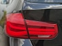 BMW 3-Serie Touring 318i High Executive 136pk | Bluetooth | Cruise control | Elektrisch bedienbare achterklep | LED koplampen | Parkeersensor voor en achter | Rondomzicht camera | Voorstoelen verwarmd | Zeer nette auto!