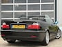 BMW 3-Serie Cabrio 318Ci Special Executive LCI 150pk | Achteruitrijcamera | Cruise control | Elektrisch bedienbare kap | Lederen bekleding | Parkeersensor achter | Voorstoelen verwarmd | Xenon koplampen | Prachtig Exemplaar!