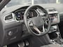 Volkswagen Tiguan 1.4 TSI eHybrid R-Line Business+ 266pk | Virtual Cockpit | Achteruitrijcamera | Cruise control adaptief met stop&go | DAB | Matrix led koplampen | Navigatiesysteem full map | Dealer onderhouden!